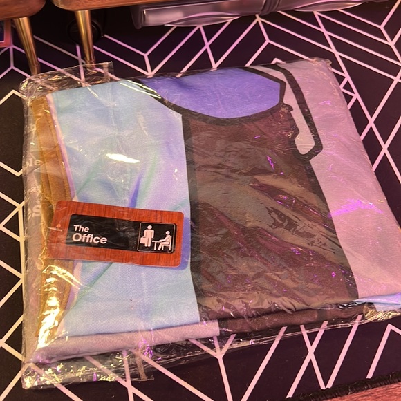 The Office Kevin Chili Apron - Picture 7 of 7